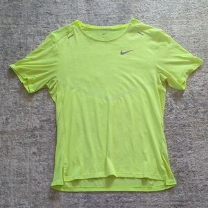 Nike Neon Yellow Short Sleeve Running Tee Size Small